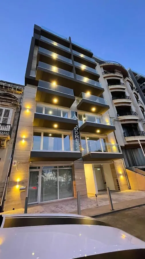 The Address Seafront Suites With Hot Tub Pietà Apartmán