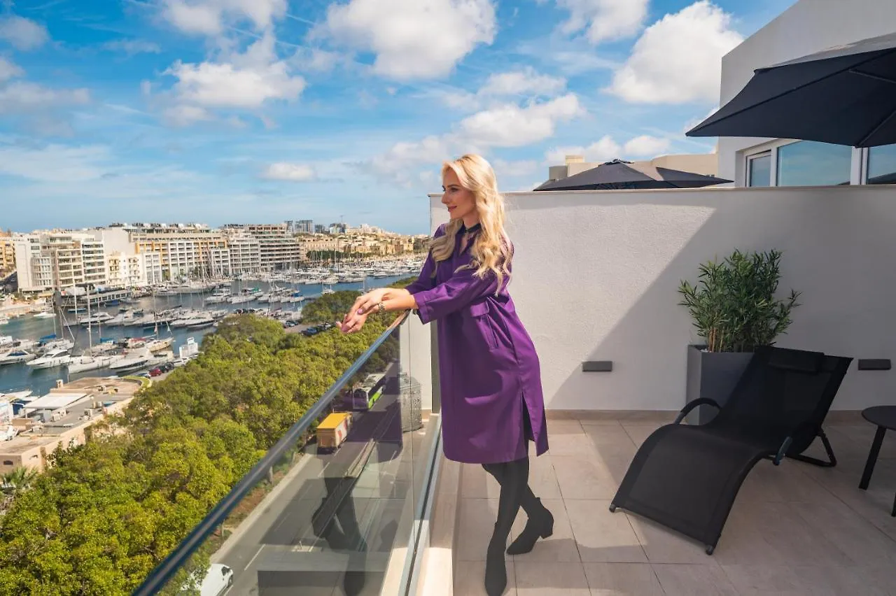 The Address Seafront Suites With Hot Tub Pieta