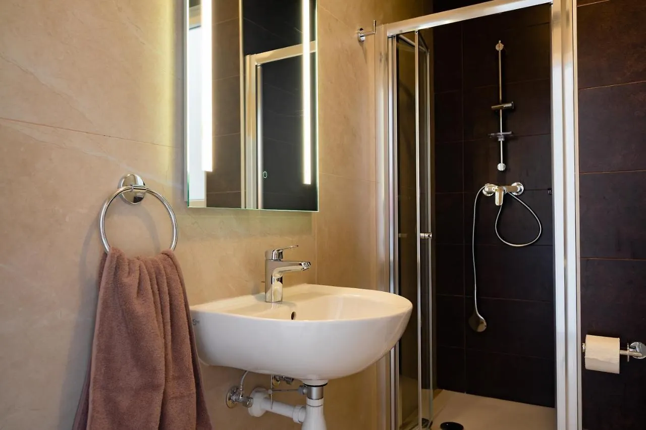 Apartment The Address Seafront Suites With Hot Tub Pieta