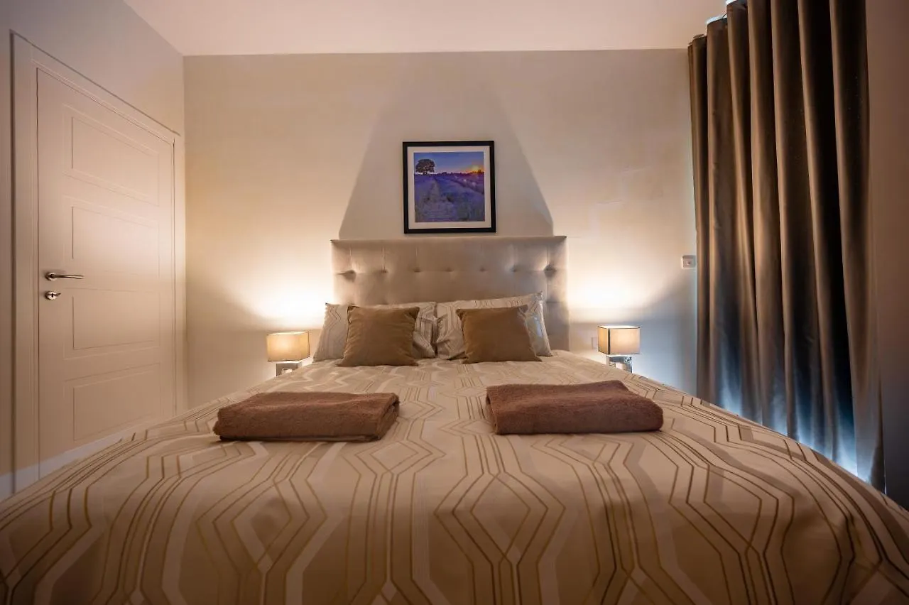 The Address Seafront Suites With Hot Tub Pietà Apartmán